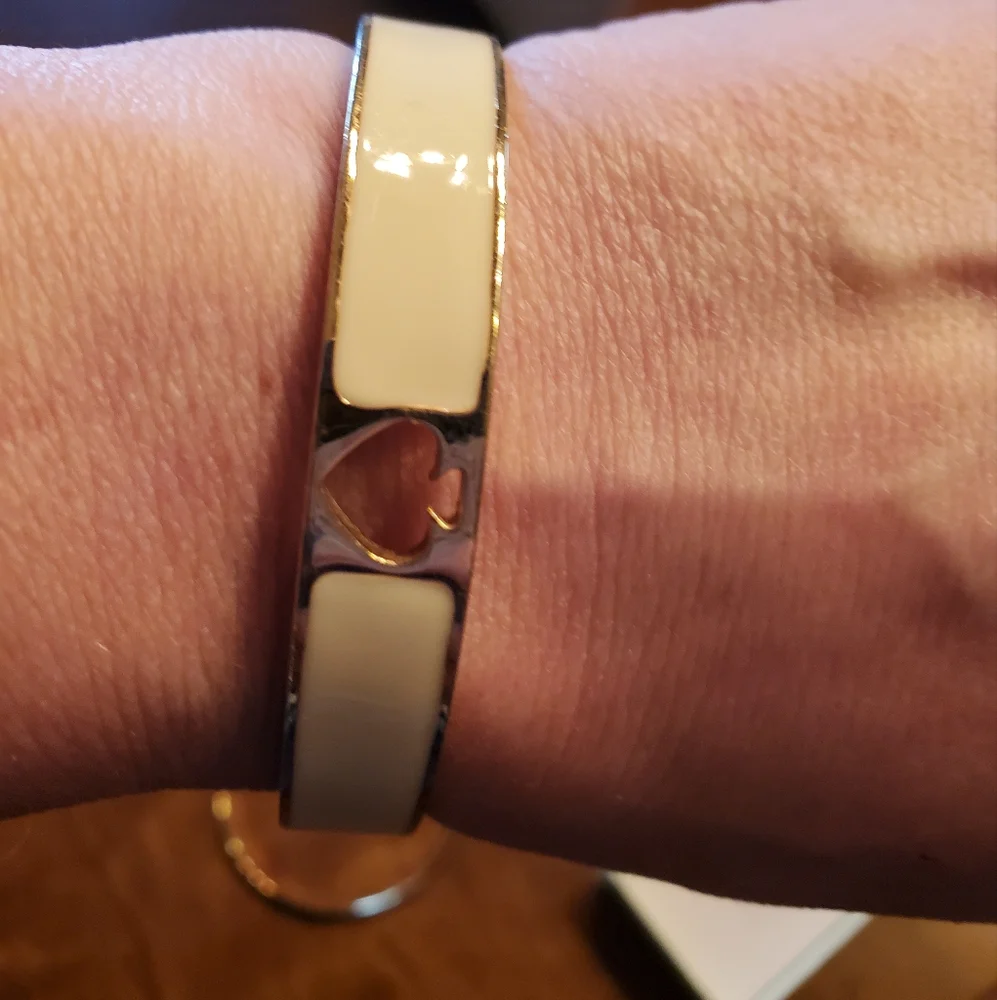 Kate Spade Off White Enamel & Gold Tone Logo Hinged Bangle Bracelet - Picture 8 of 13